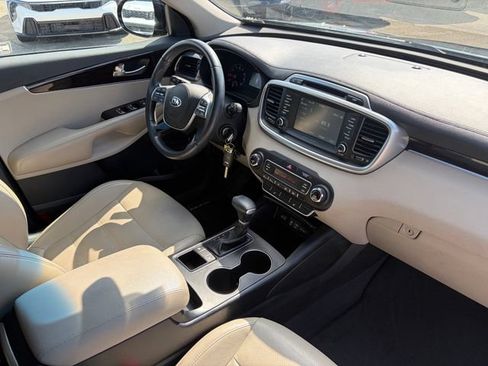 Used 2019 Kia Sorento FWD w/ Option Group 020 image 7
