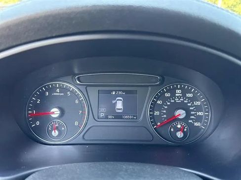 Used 2019 Kia Sorento FWD image 9