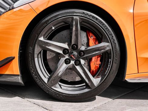 Used 2024 Chevrolet Corvette Z06 w/ Z07 Performance Package image 3