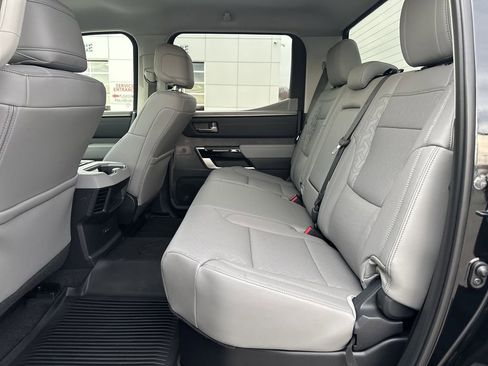 Used 2024 Toyota Tundra Limited AWD/4WD image 19
