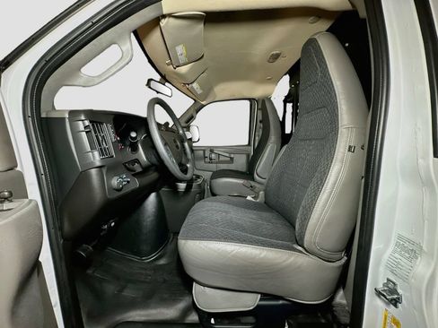 Used 2025 GMC Savana 2500 w/ Driver Convenience Package RWD image 18