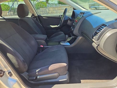 Used 2010 Nissan Altima 2.5 S FWD image 20
