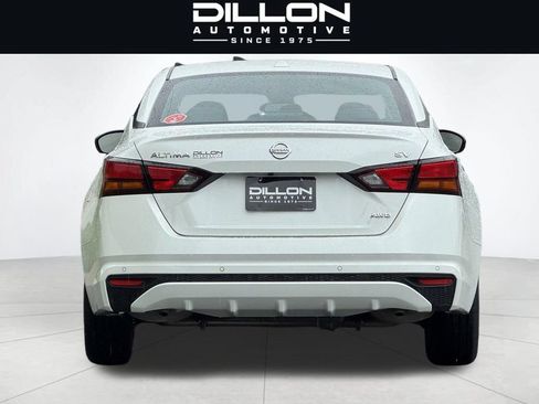 Used 2022 Nissan Altima 2.5 SV AWD/4WD image 5
