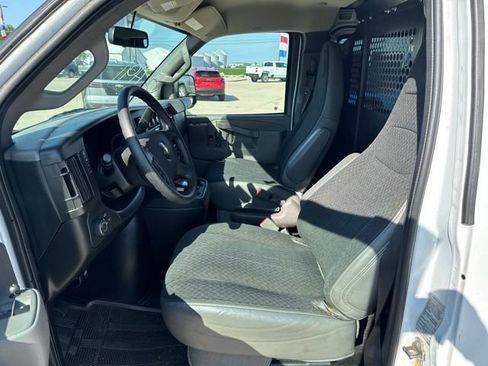 Used 2021 Chevrolet Express 2500 w/ Driver Convenience Package RWD image 24