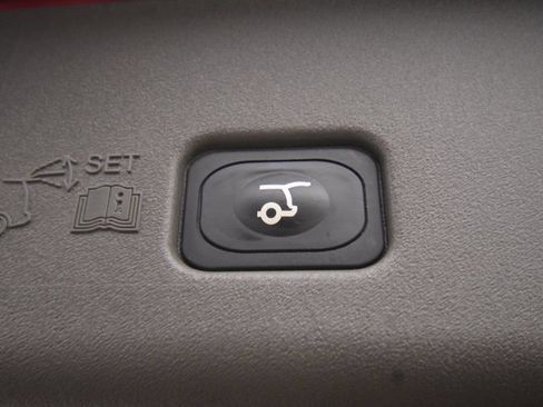 Used 2024 Lincoln Nautilus Premier AWD/4WD image 42