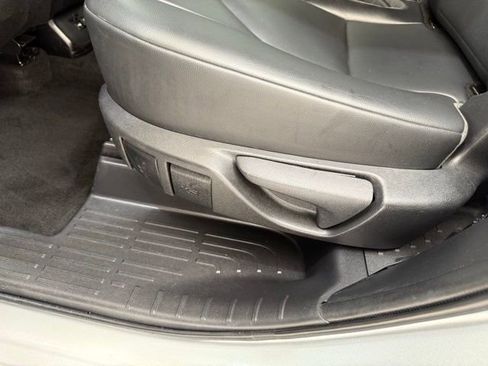 Used 2021 Toyota Highlander XLE image 15