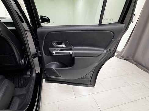 Used 2022 Mercedes-Benz GLB 250 GLB 250 w/ Premium Package Lite image 14