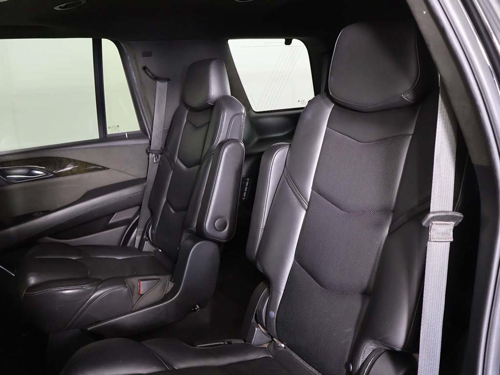 Used 2020 Cadillac Escalade Platinum AWD/4WD image 35