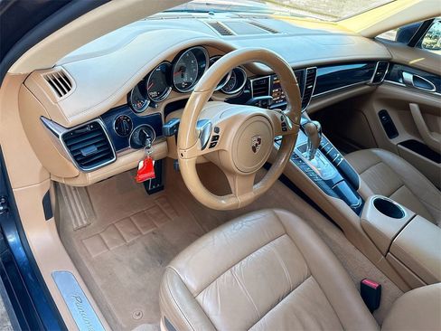 Used 2011 Porsche Panamera 4S image 10