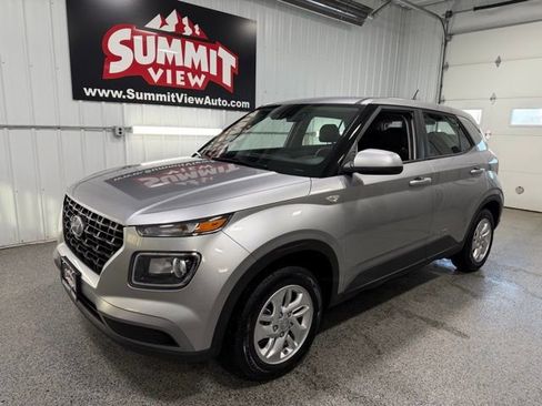 Used 2023 Hyundai Venue SE image 1