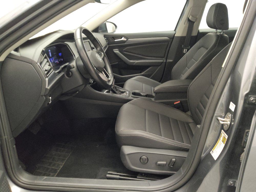 Used 2024 Volkswagen Jetta SE FWD image 17
