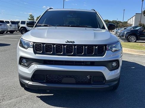 New 2026 Jeep Compass Latitude image 4