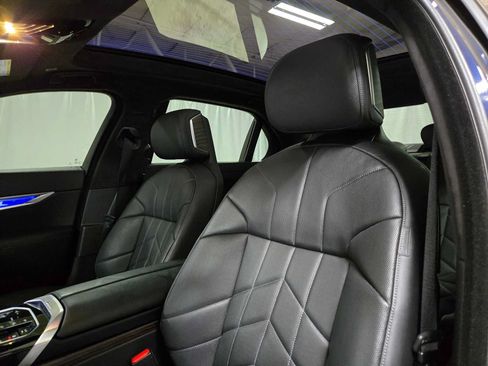 Used 2024 BMW 760i xDrive AWD/4WD image 22