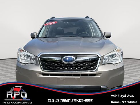 Used 2016 Subaru Forester 2.5i Touring AWD/4WD image 8