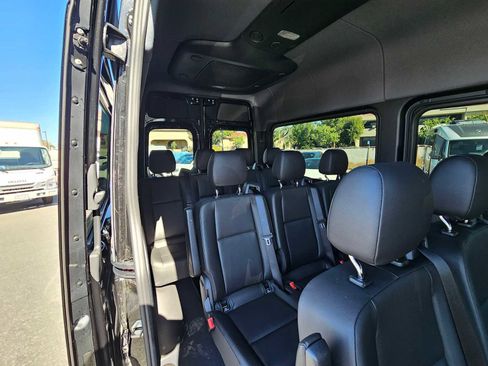 Used 2024 Mercedes-Benz Sprinter 2500 image 14