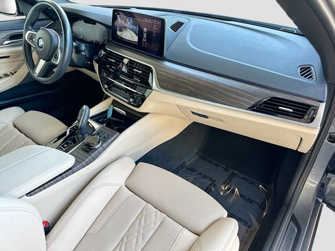Used 2023 BMW 540i w/ Executive Package image 31