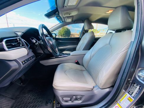 Used 2018 Toyota Camry SE image 23