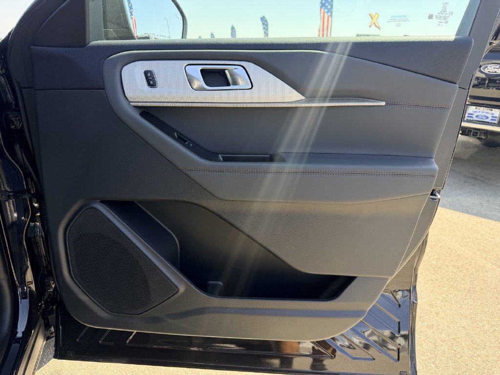 New 2026 Ford Explorer Active RWD image 11