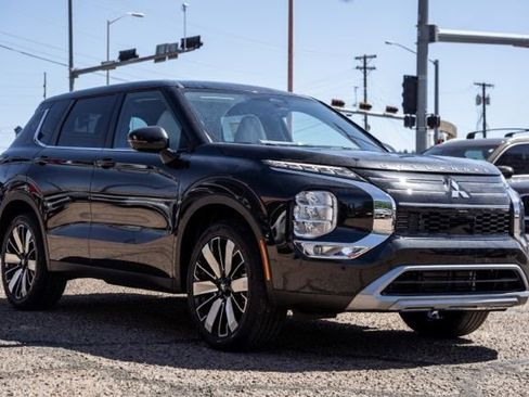New 2026 Mitsubishi Outlander SE AWD/4WD image 3