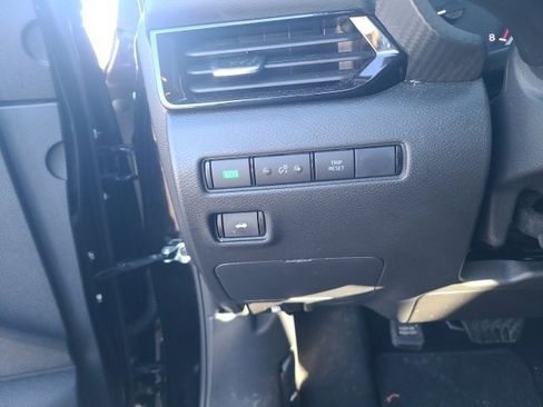 Used 2025 Nissan Sentra SV image 25