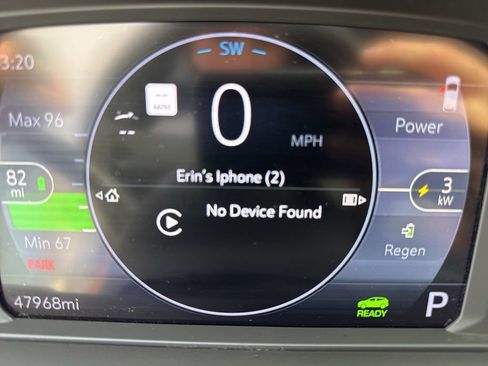 Used 2022 Chevrolet Bolt EUV Premier w/ Launch Edition FWD image 4