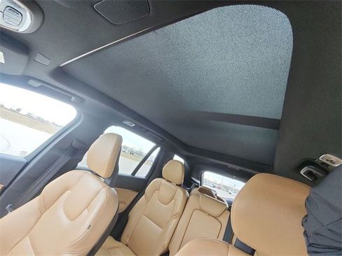 Used 2018 Volvo XC90 T6 Momentum w/ Momentum Plus Package image 29