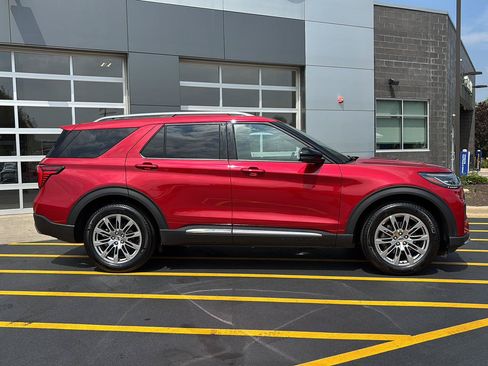 Used 2026 Ford Explorer Platinum AWD/4WD image 5