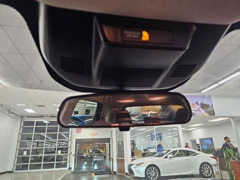 Used 2021 Nissan Rogue SV image 25