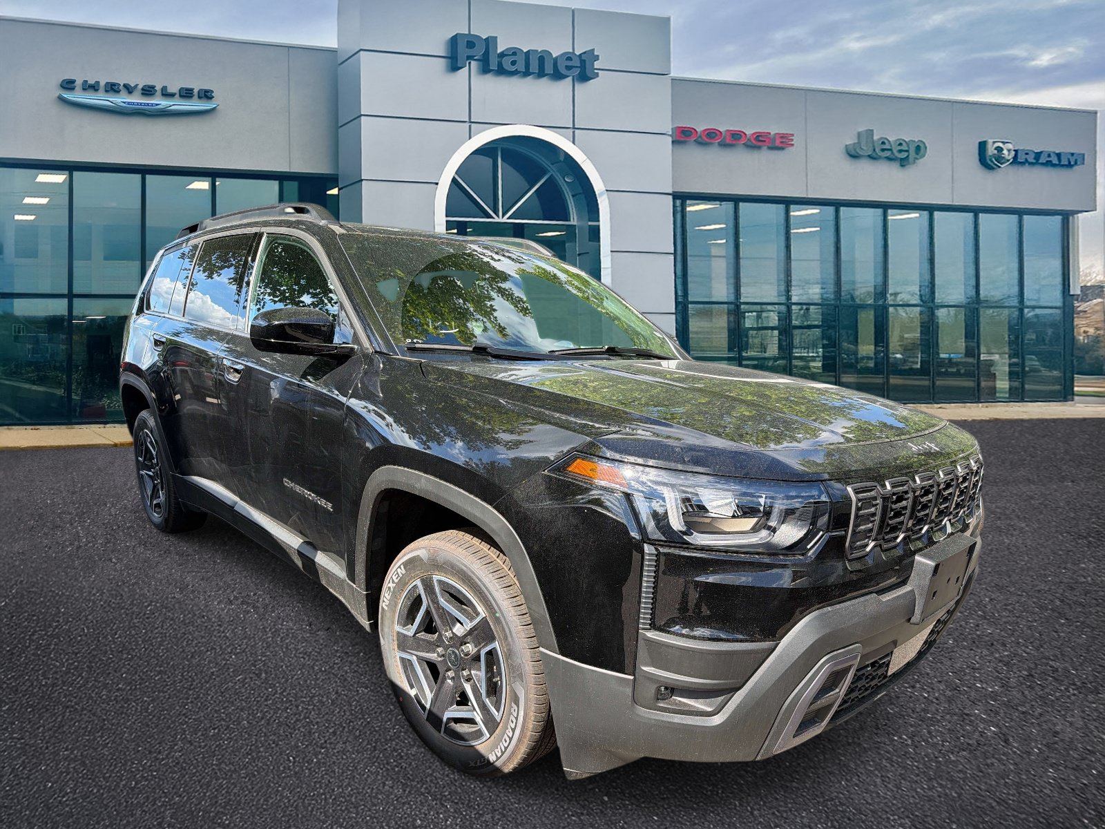 New 2026 Jeep Cherokee Laredo AWD/4WD image 1