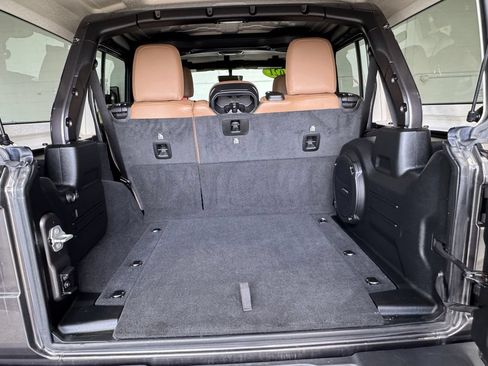 Used 2021 Jeep Wrangler Unlimited Sahara w/ Uconnect 4C Nav & Sound Group AWD/4WD image 22