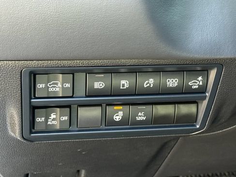 Used 2025 Toyota Sequoia Platinum AWD/4WD image 26