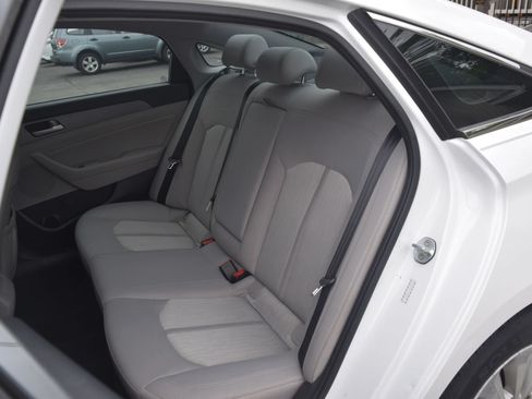 Used 2016 Hyundai Sonata SE FWD image 6