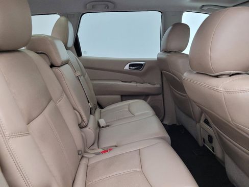 Used 2016 Nissan Pathfinder Platinum image 19