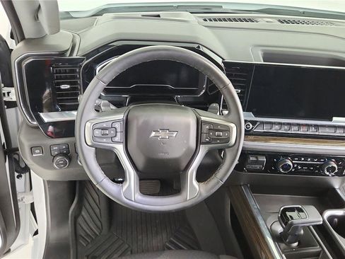 Used 2025 Chevrolet Silverado 1500 RST w/ Convenience Package II AWD/4WD image 14