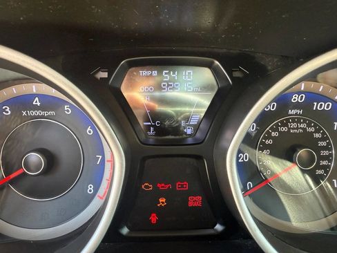 Used 2013 Hyundai Elantra SE image 12