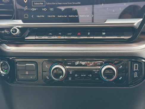 Used 2026 GMC Sierra 1500 SLT image 24