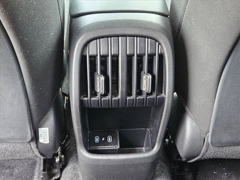 Used 2025 Hyundai Kona SEL FWD image 17
