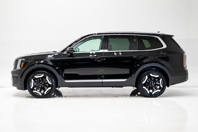 Used 2025 Kia Telluride EX w/ EX Captain's Chair Package FWD image 31