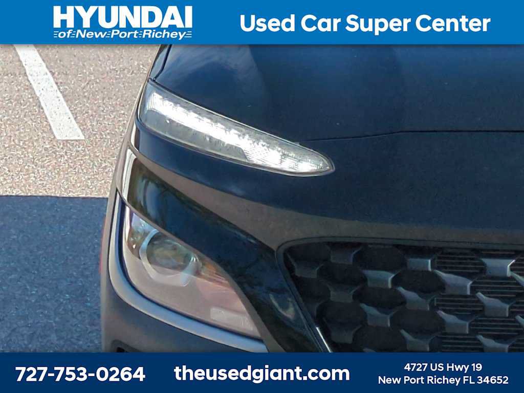 Certified 2022 Hyundai Kona SE FWD image 9