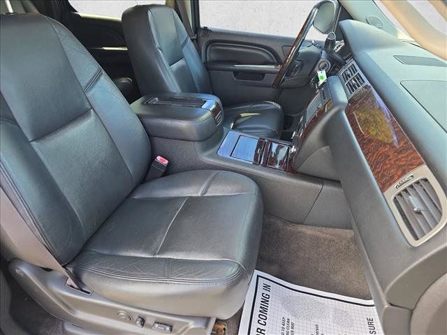 Used 2012 GMC Yukon XL Denali AWD/4WD image 10