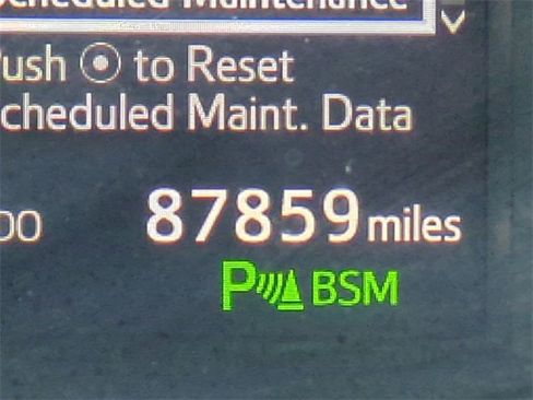 Used 2017 Toyota Highlander Limited image 28