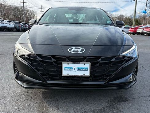 Used 2023 Hyundai Elantra SEL image 2
