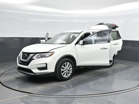 Used 2020 Nissan Rogue SV image 50
