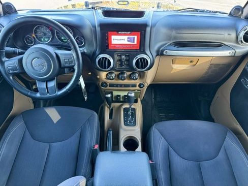 Used 2014 Jeep Wrangler Unlimited Sahara image 25