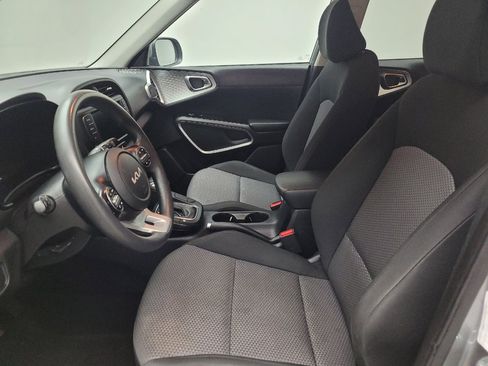 Used 2023 Kia Soul LX w/ Option Group 015 FWD image 17