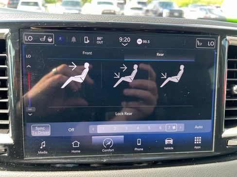 Used 2023 Chrysler Pacifica Touring-L FWD image 26