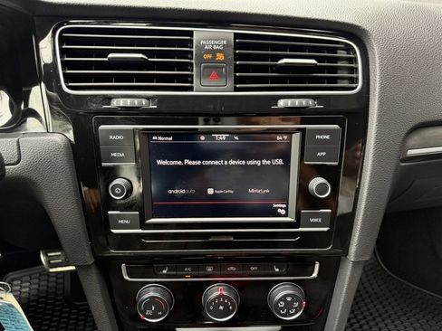 Used 2020 Volkswagen GTI S image 20