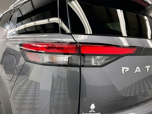 Used 2025 Nissan Pathfinder Platinum image 34