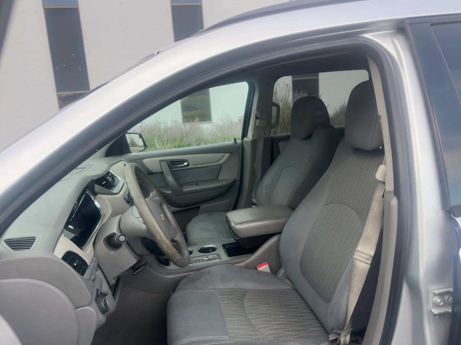Used 2015 Chevrolet Traverse LS FWD image 9