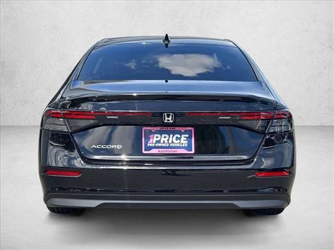 Certified 2025 Honda Accord LX image 6